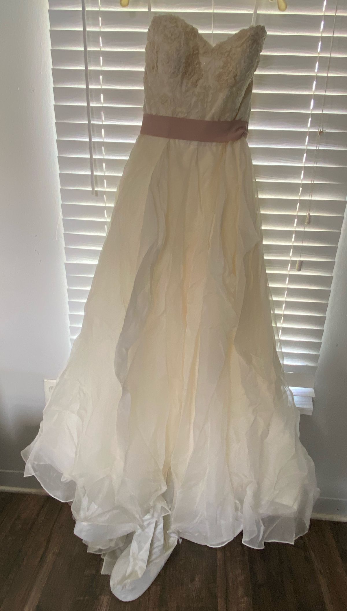 Watters brides Size 10 Wedding Strapless White Ball Gown on Queenly