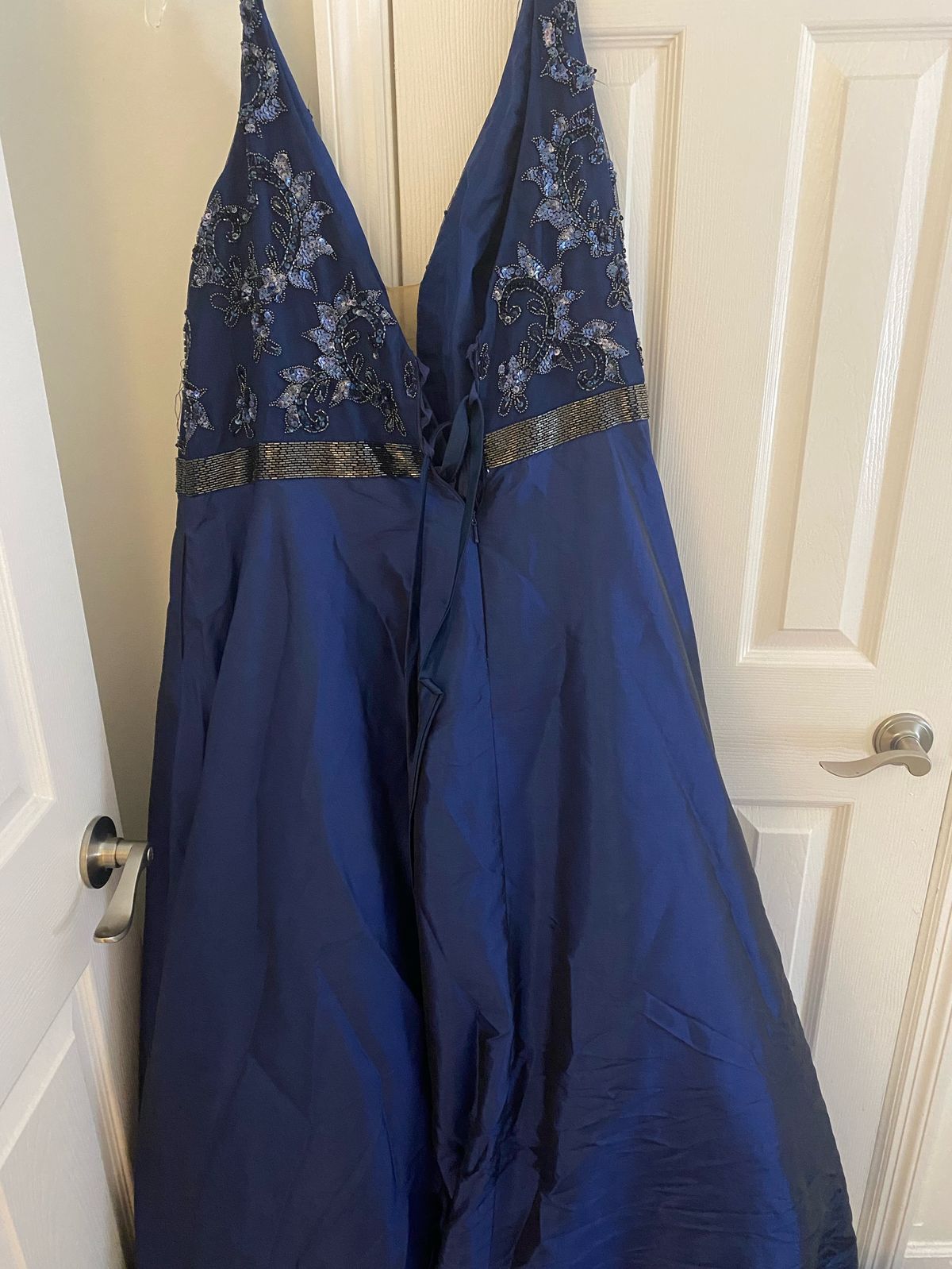 Size 3X Prom Plunge Blue Ball Gown on Queenly