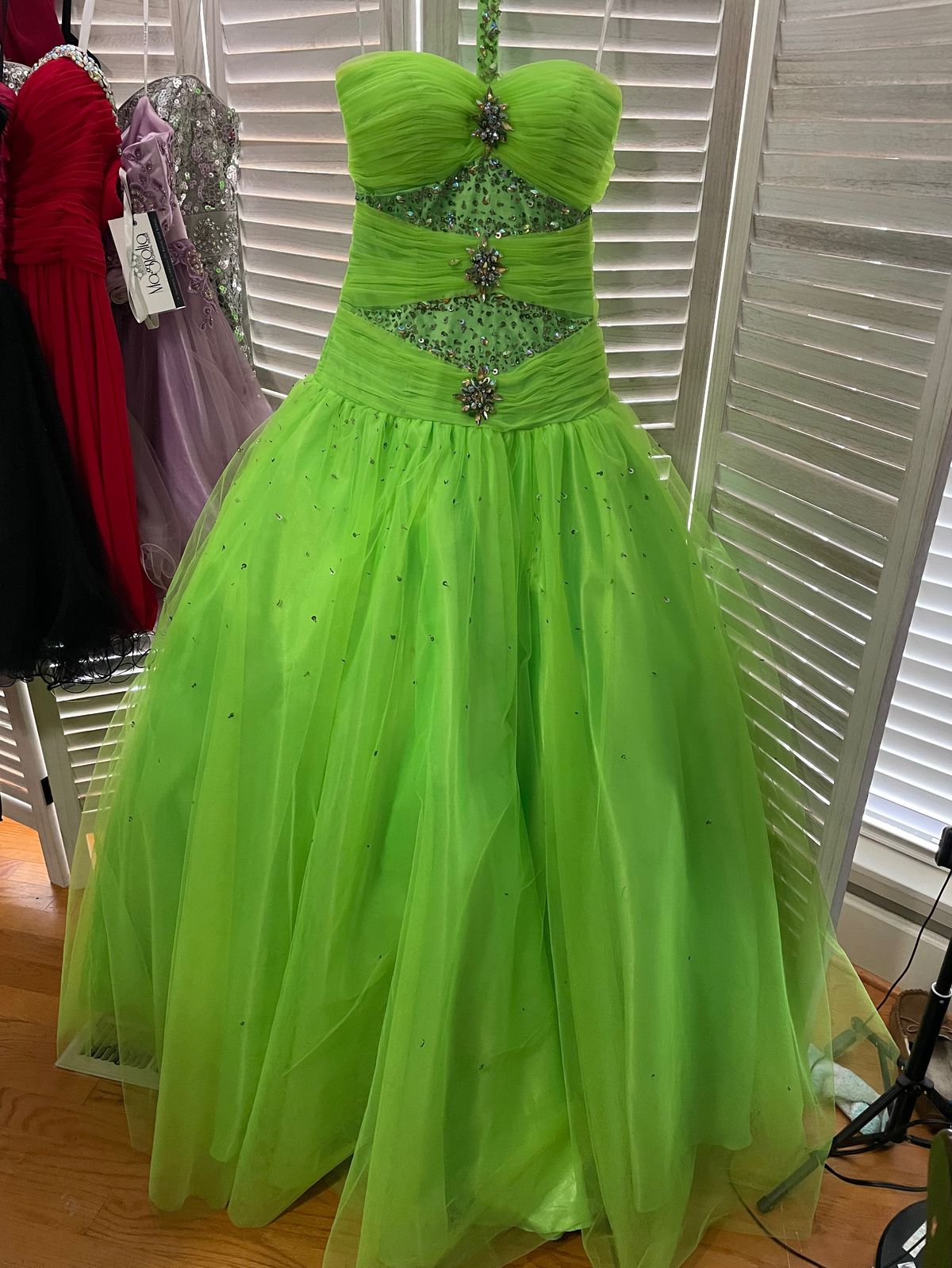 Size 2 Prom Green Ball Gown on Queenly