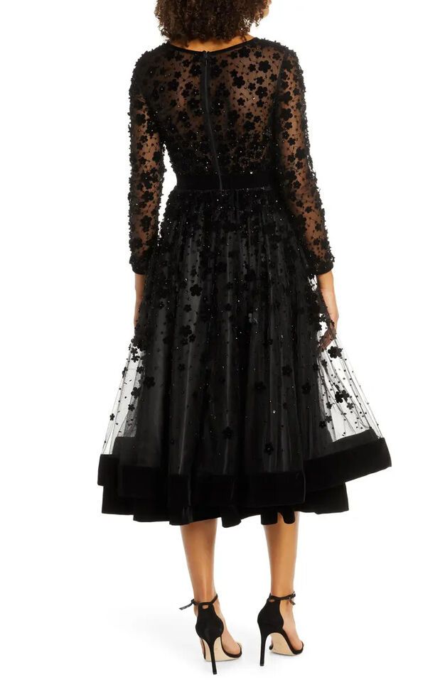 Mac Duggal Size 4 Velvet Black Cocktail Dress on Queenly