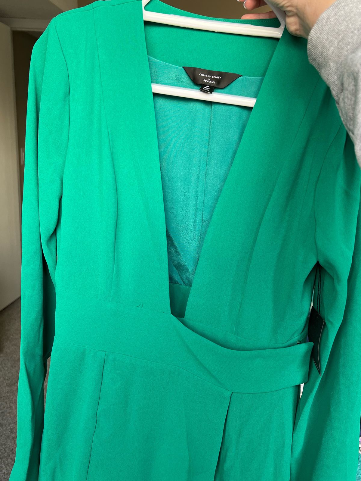 Revolve X Chrissy Teigen Size M Plunge Green Cocktail Dress on Queenly