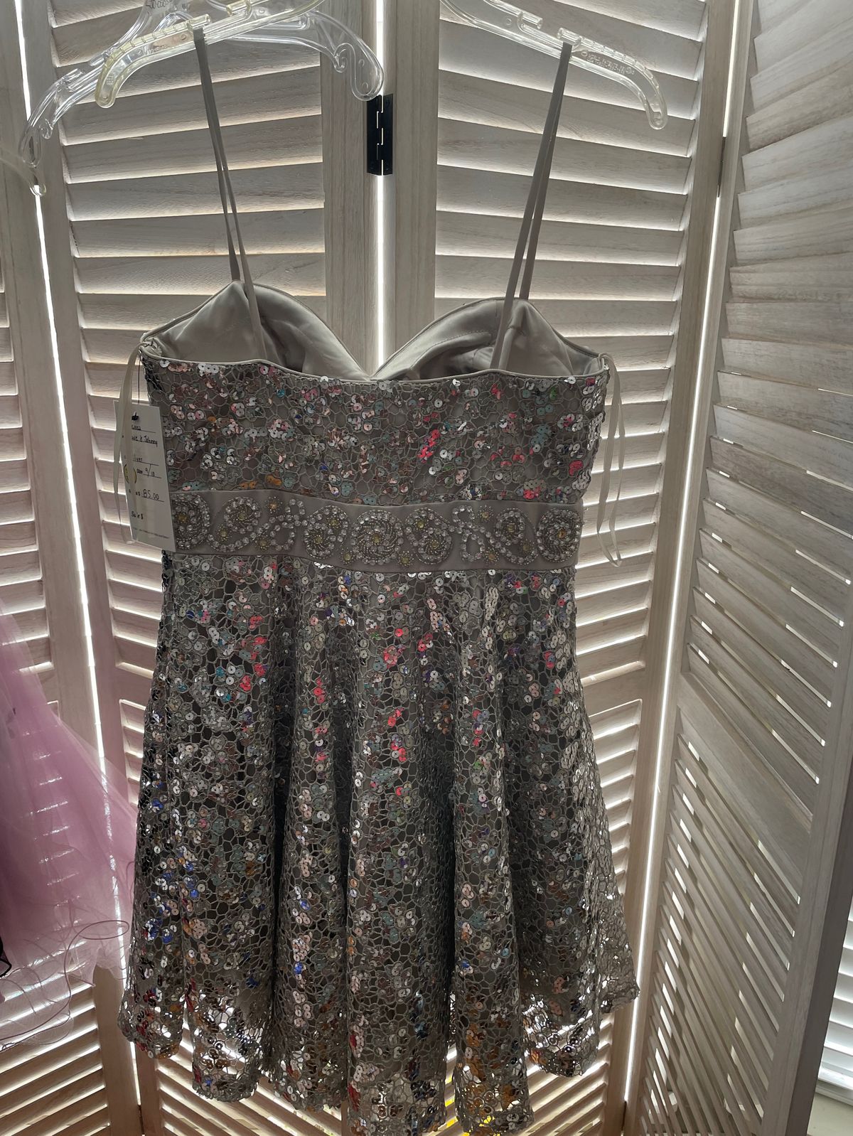 Size 10 Prom Silver Cocktail Dress on Queenly