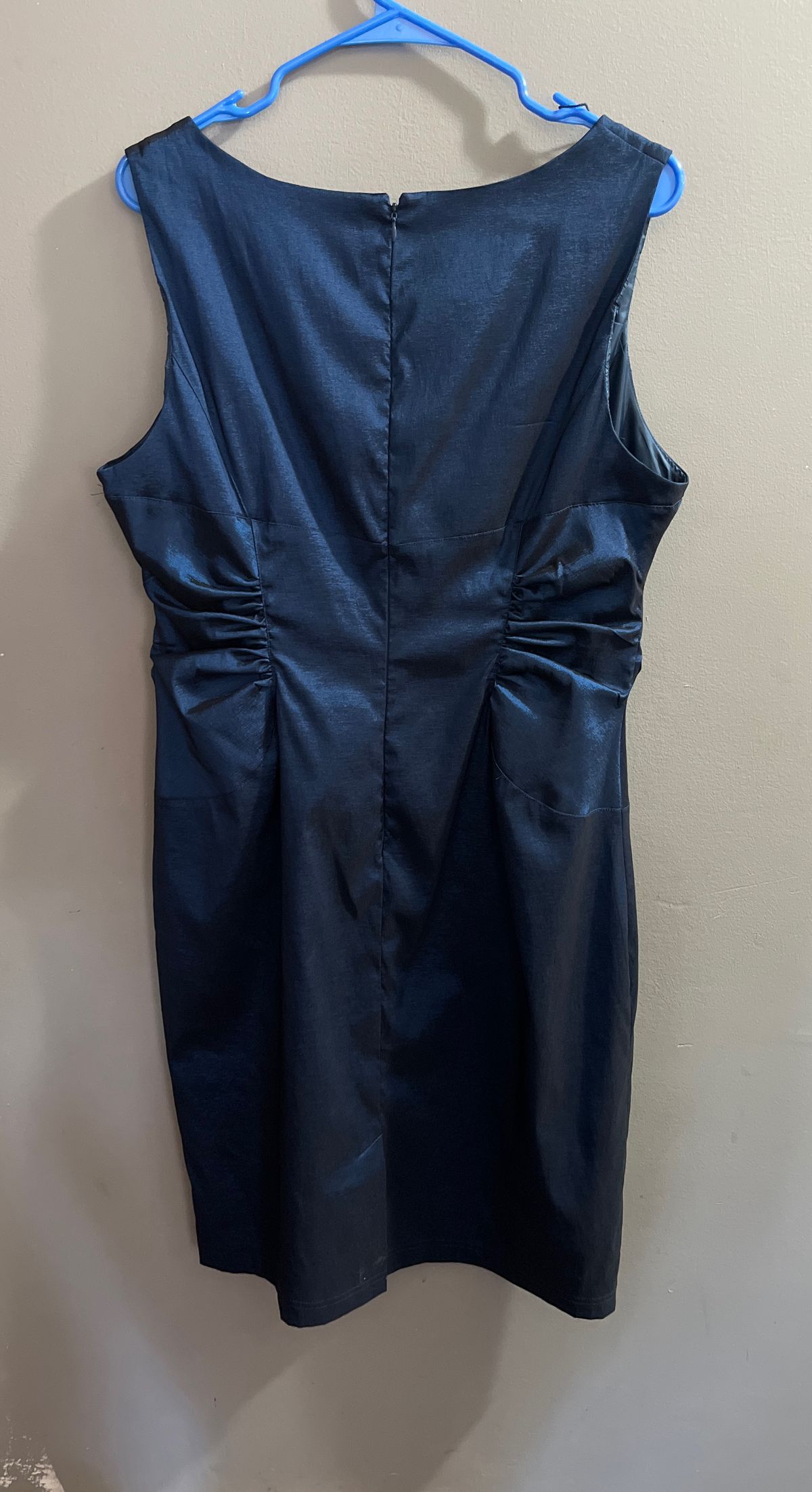 Adrianna Papell Plus Size 16 Wedding Guest Plunge Blue Cocktail Dress on Queenly