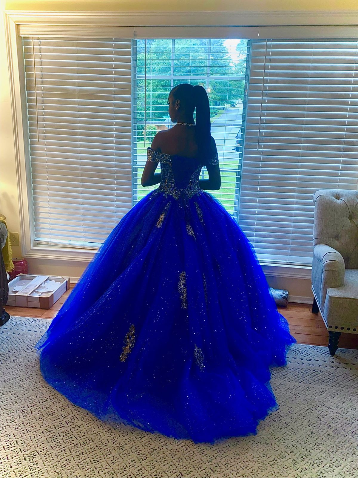 Unique Dress Club Size 4 Prom Blue Ball Gown on Queenly