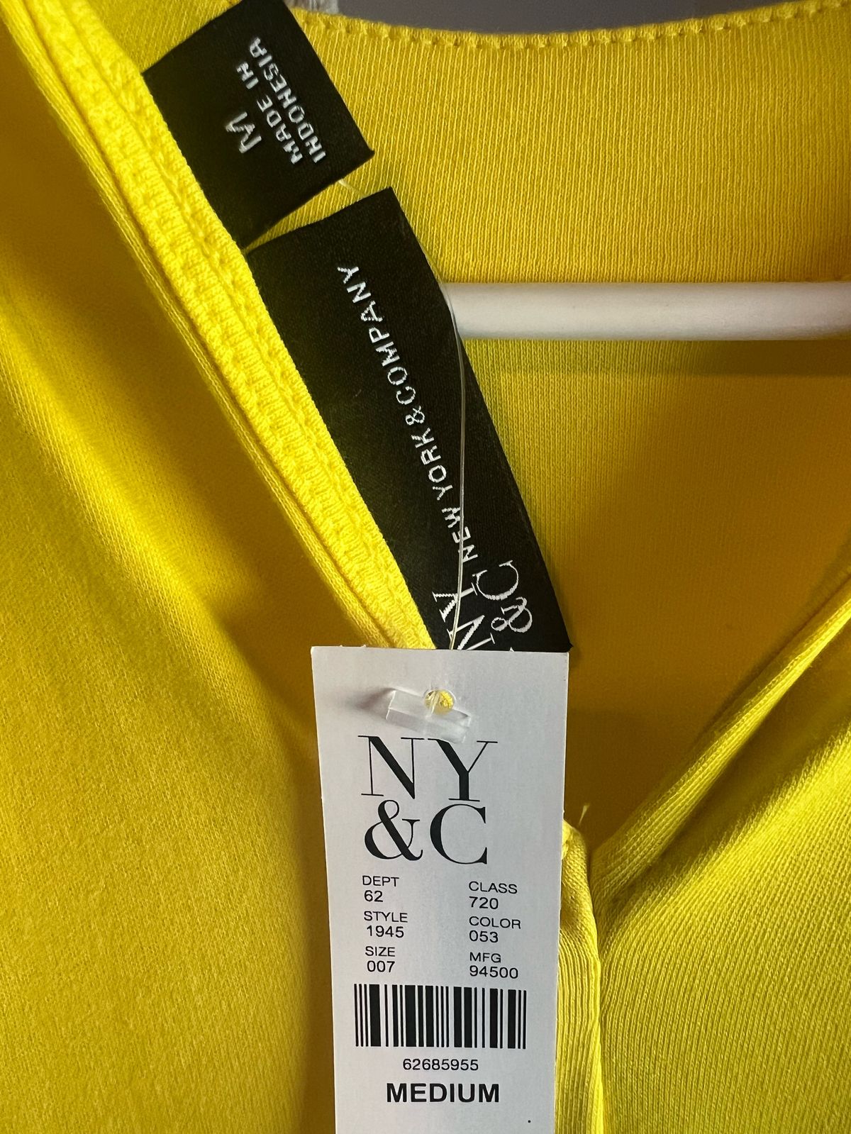 Size M High Neck Yellow Cocktail Dress on Queenly