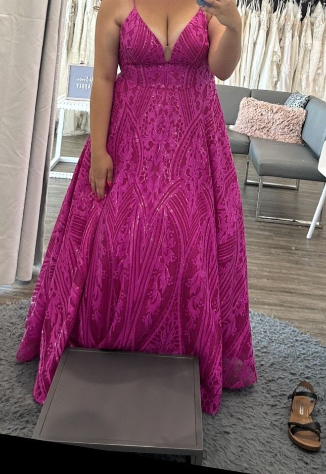 2Cute Plus Size 16 Prom Plunge Pink Ball Gown on Queenly