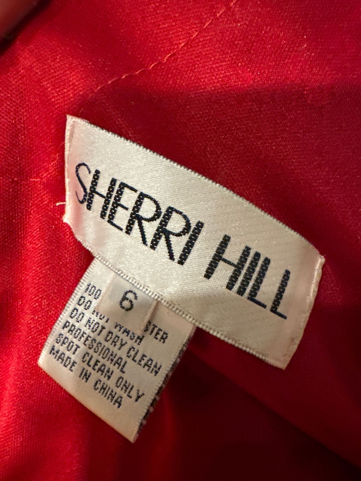 Style 55120 Sherri Hill Size 6 Homecoming Plunge Red Cocktail Dress on Queenly
