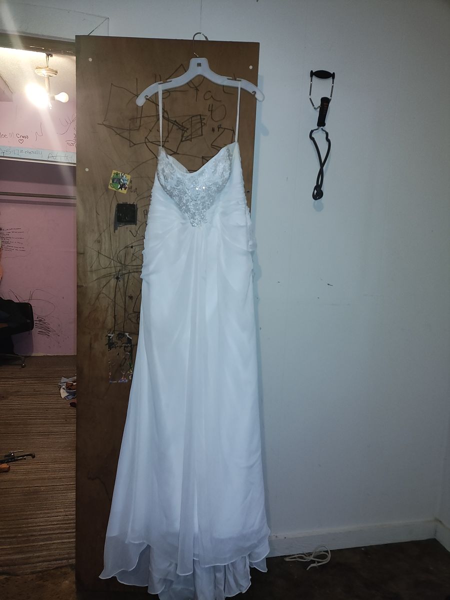 David's Bridal Size 14 White Dress With Train on Queenly