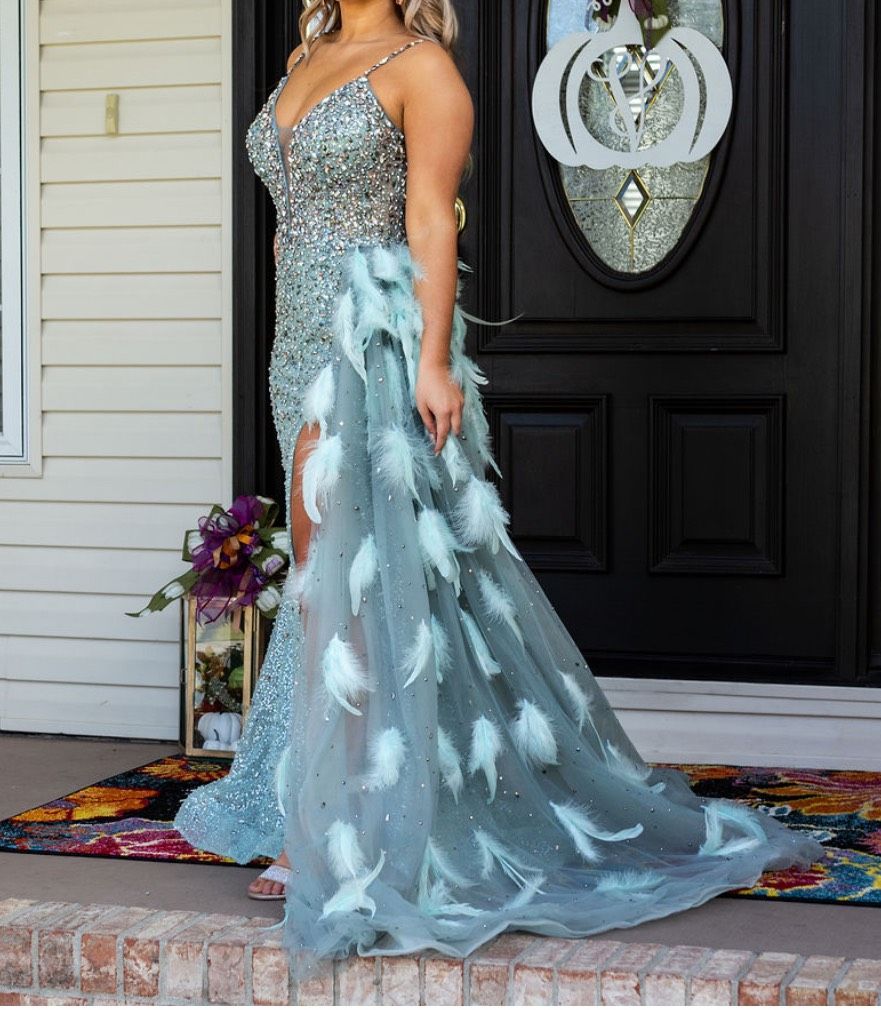 Catwalk Couture Size 6 Prom Plunge Sequined Turquoise Blue Side Slit Dress on Queenly