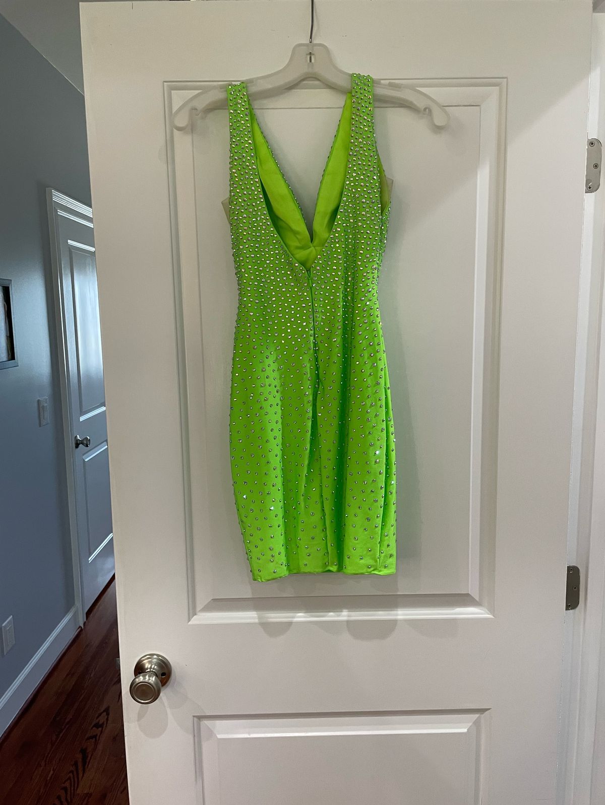 Johnathan Kayne Size 2 Prom Plunge Sequined Lime Green Cocktail Dress on Queenly