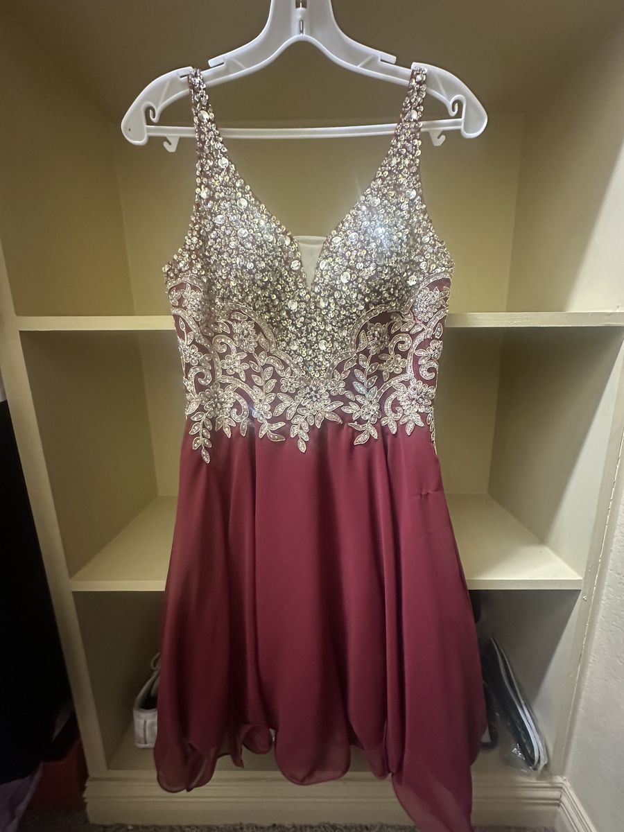 Size S Prom Plunge Red Cocktail Dress on Queenly