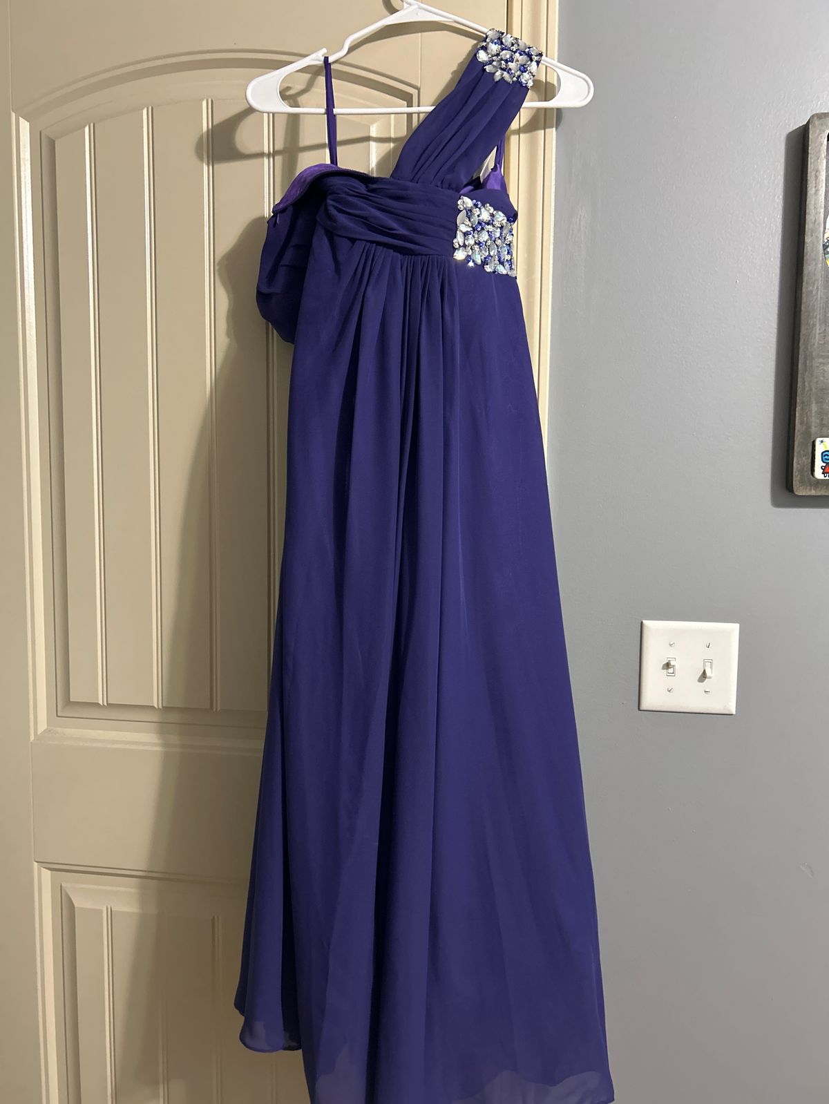 JJ’s House Size 4 Prom One Shoulder Purple Floor Length Maxi on Queenly