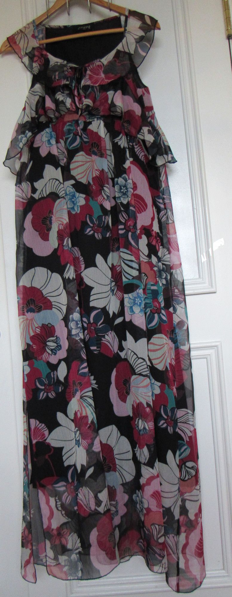 Chepe Size 4 Floral Multicolor A-line Dress on Queenly