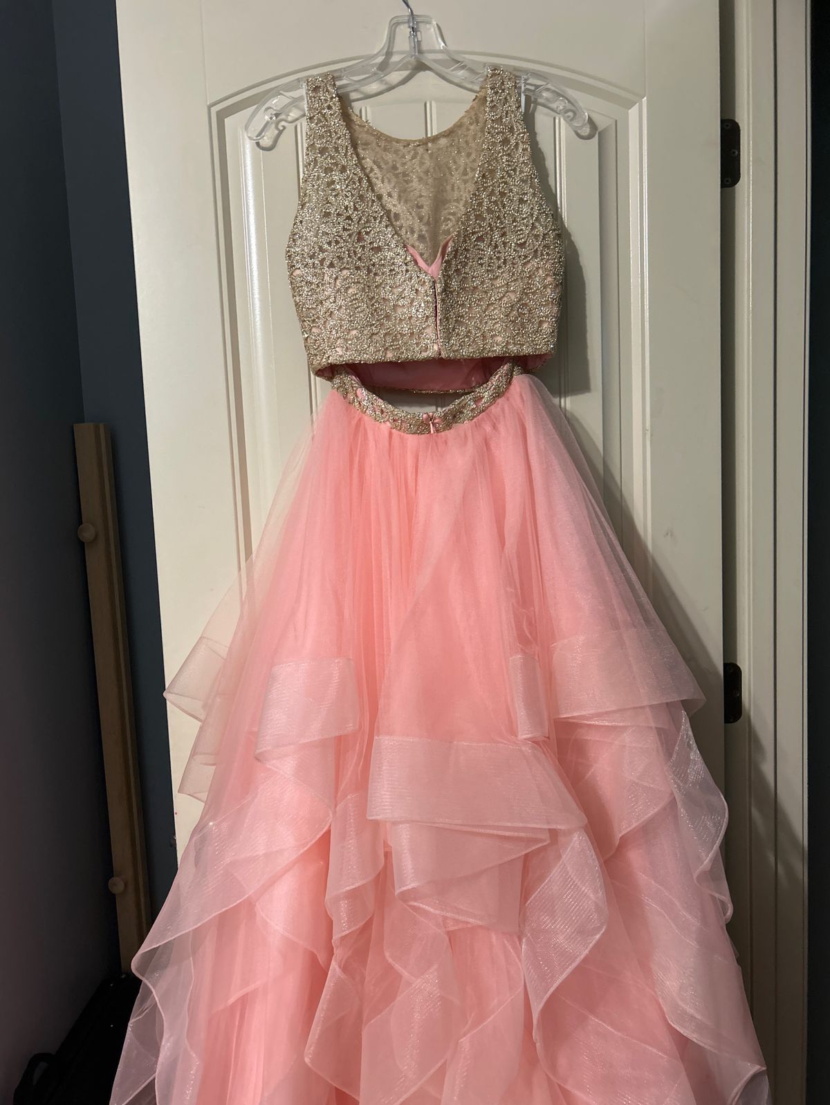 Ellie Wilde Size 2 Prom Multicolor Ball Gown on Queenly