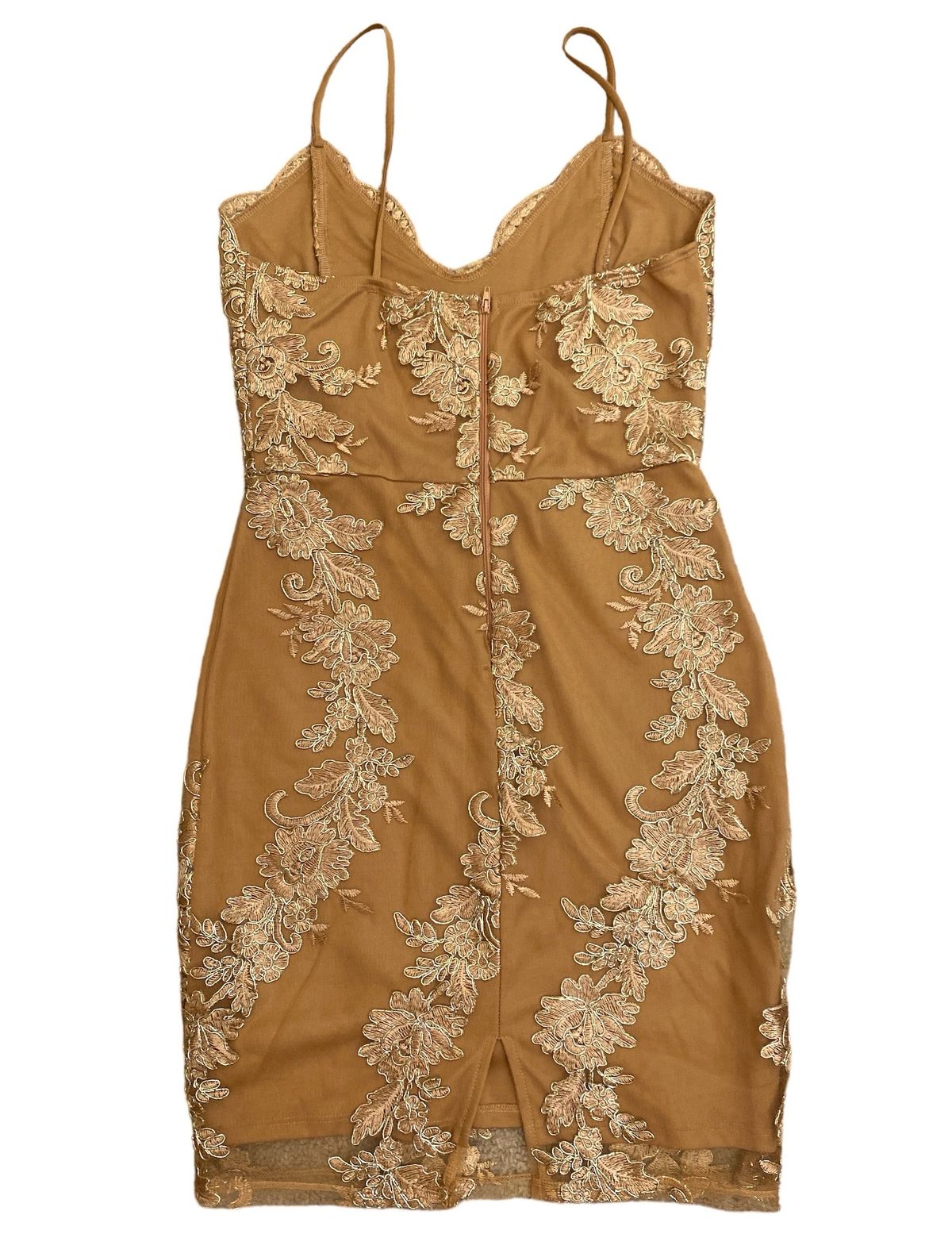 Windsor Size M Plunge Gold Cocktail Dress on Queenly