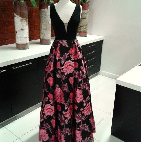 Style 49911 Jovani Size 6 Floral Black A-line Dress on Queenly