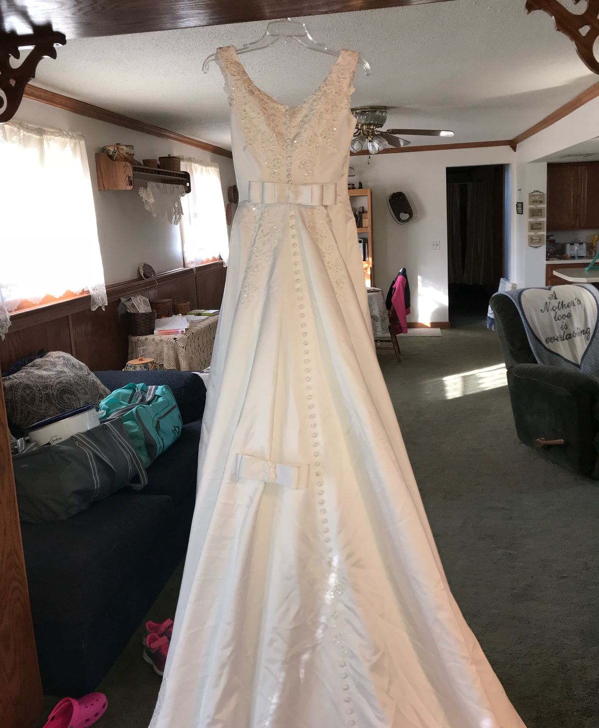 Size 4 Wedding Plunge White Dress With Train on Queenly