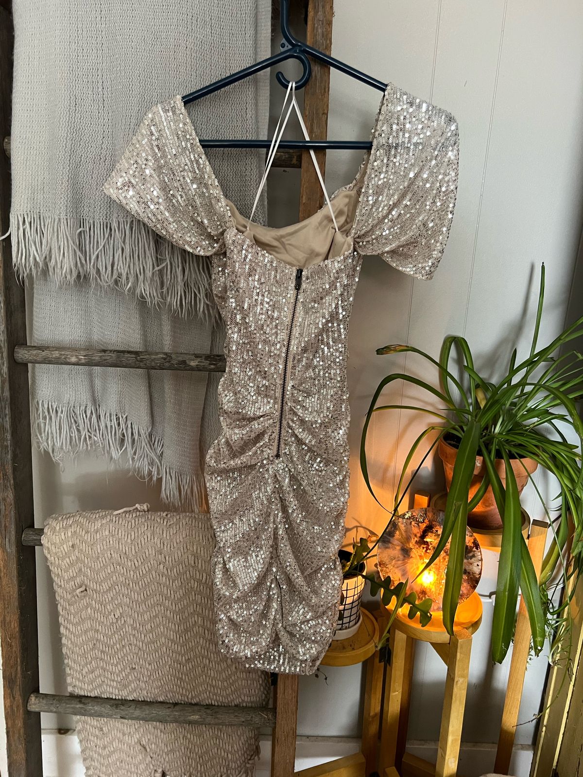 Hello Molly Size 8 Off The Shoulder Gold Cocktail Dress on Queenly