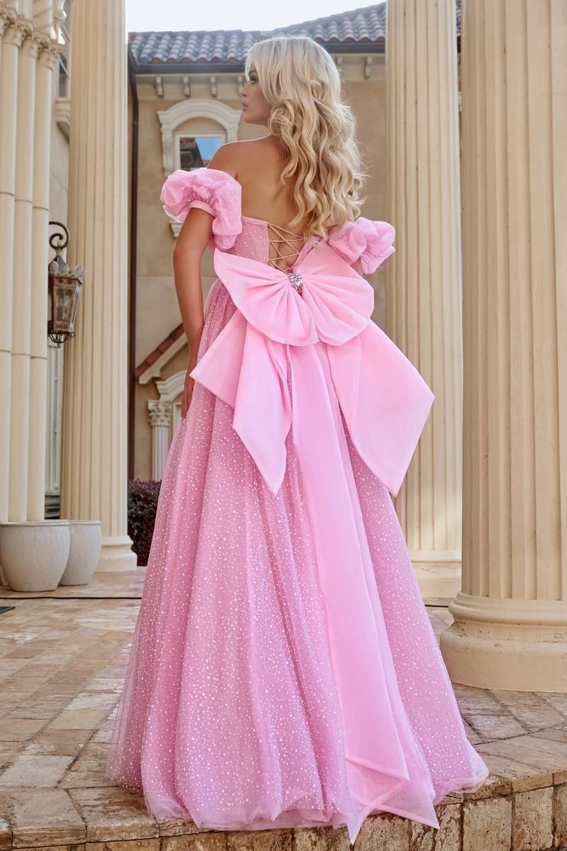 Style PS24066 Portia and Scarlett Size 2 Prom Pink Ball Gown on Queenly