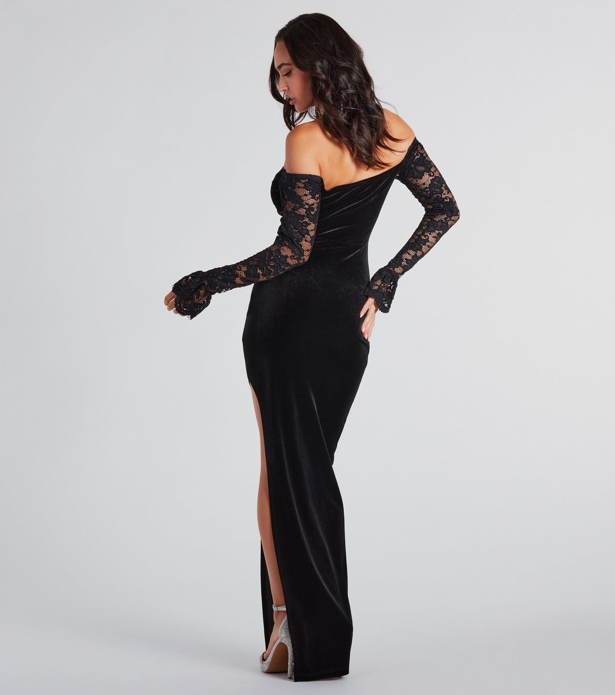 Style 05002-7759 Windsor Size XS Bridesmaid Long Sleeve Lace Black Side Slit Dress on Queenly