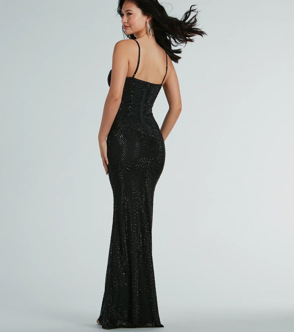 Style 05002-8348 Windsor Size M Prom Sequined Black Floor Length Maxi on Queenly