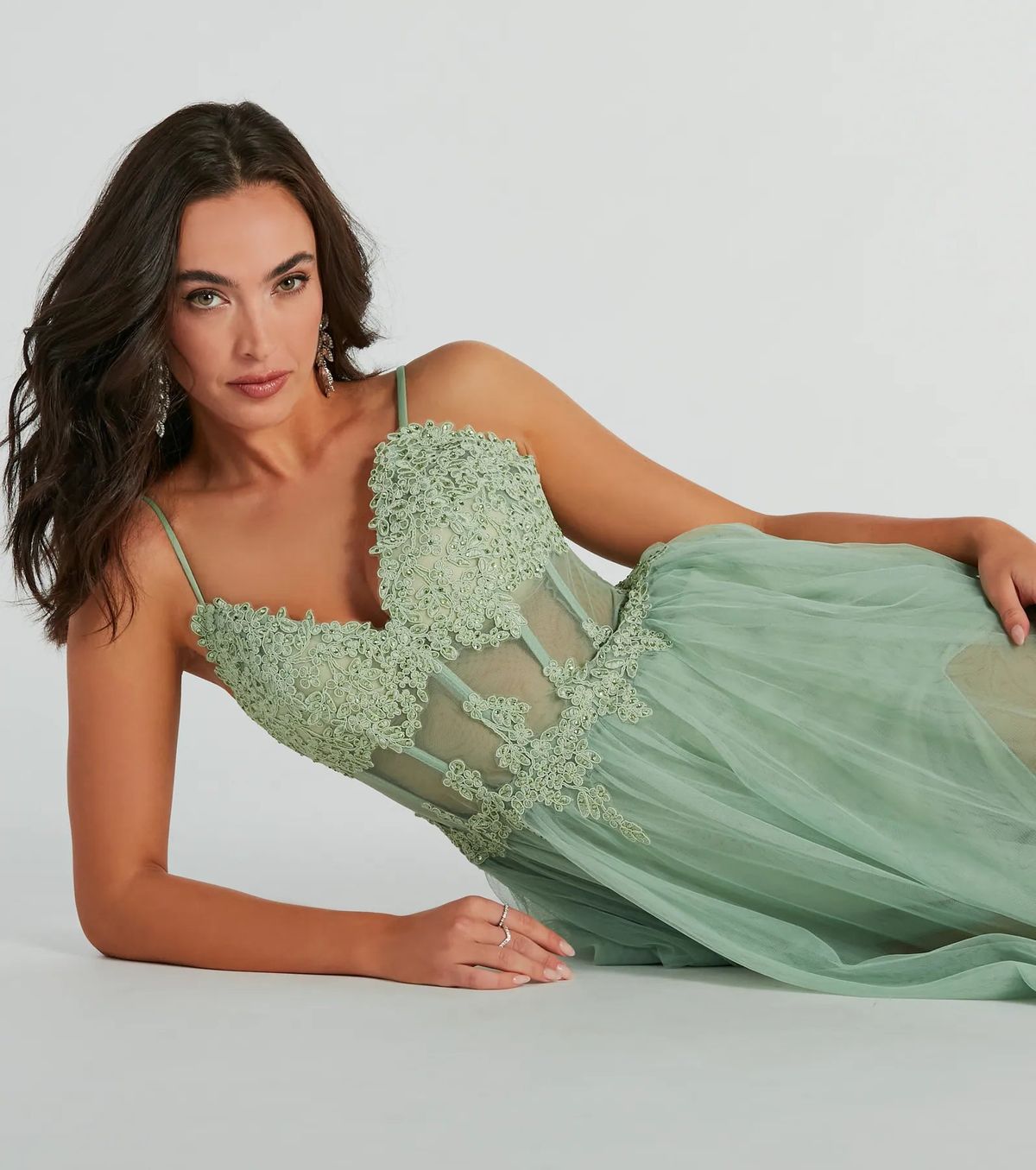 Style 05002-8010 Windsor Size 4 Prom Sheer Green Floor Length Maxi on Queenly