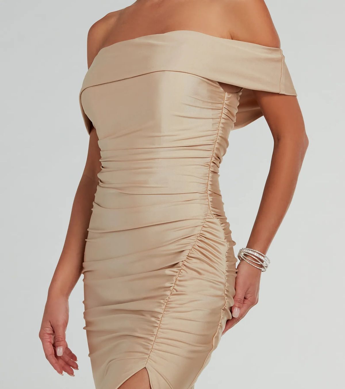 Style 05002-8031 Windsor Size XS Bridesmaid Off The Shoulder Gold Side Slit Dress on Queenly