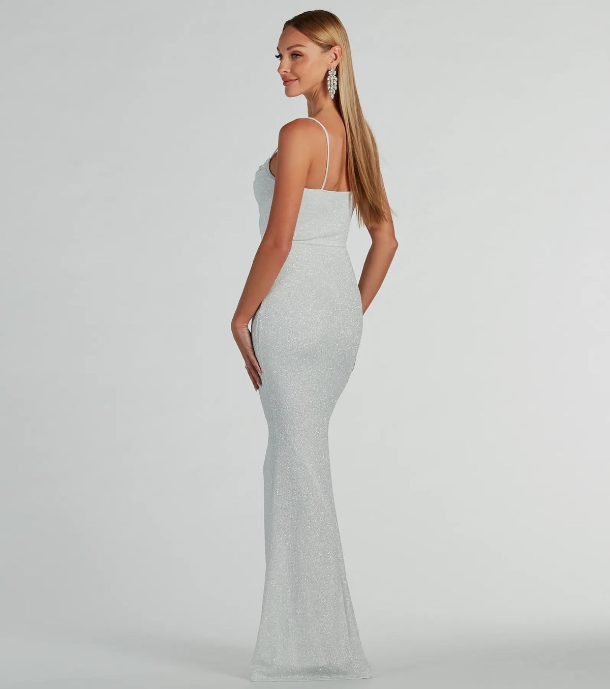 Style 05002-8431 Windsor Size M Bridesmaid White Mermaid Dress on Queenly