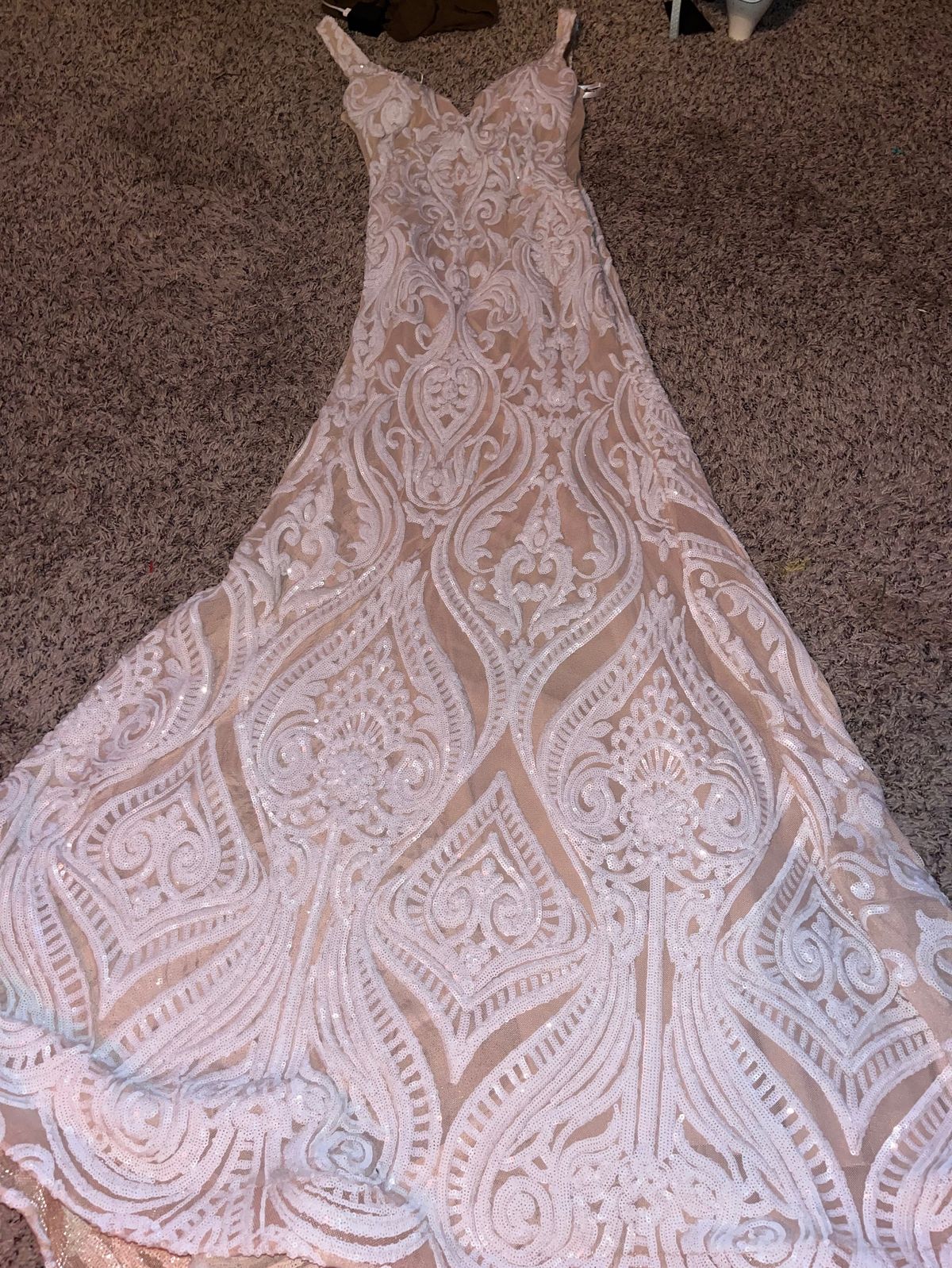 Windsor Size 4 Plunge Sheer White Mermaid Dress on Queenly