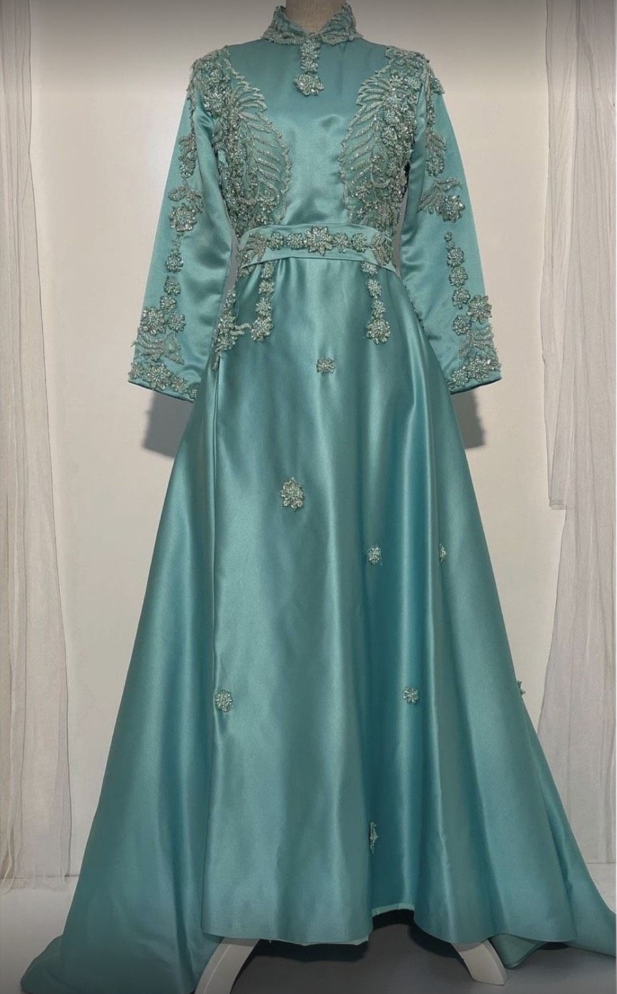 Size 8 Wedding Guest Long Sleeve Green Ball Gown on Queenly