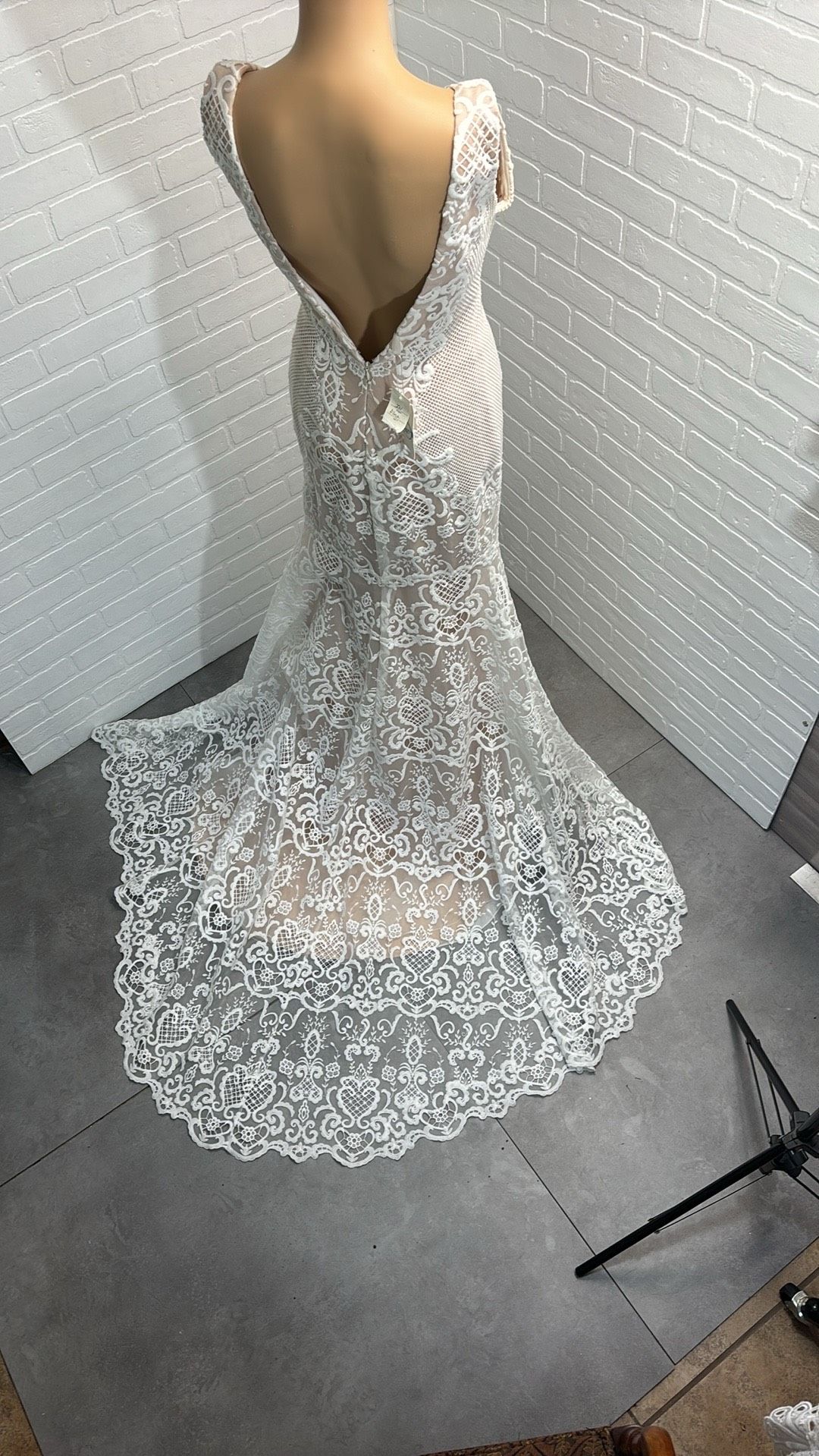 Gemy Maalouf Size 6 Wedding Plunge Lace White Mermaid Dress on Queenly