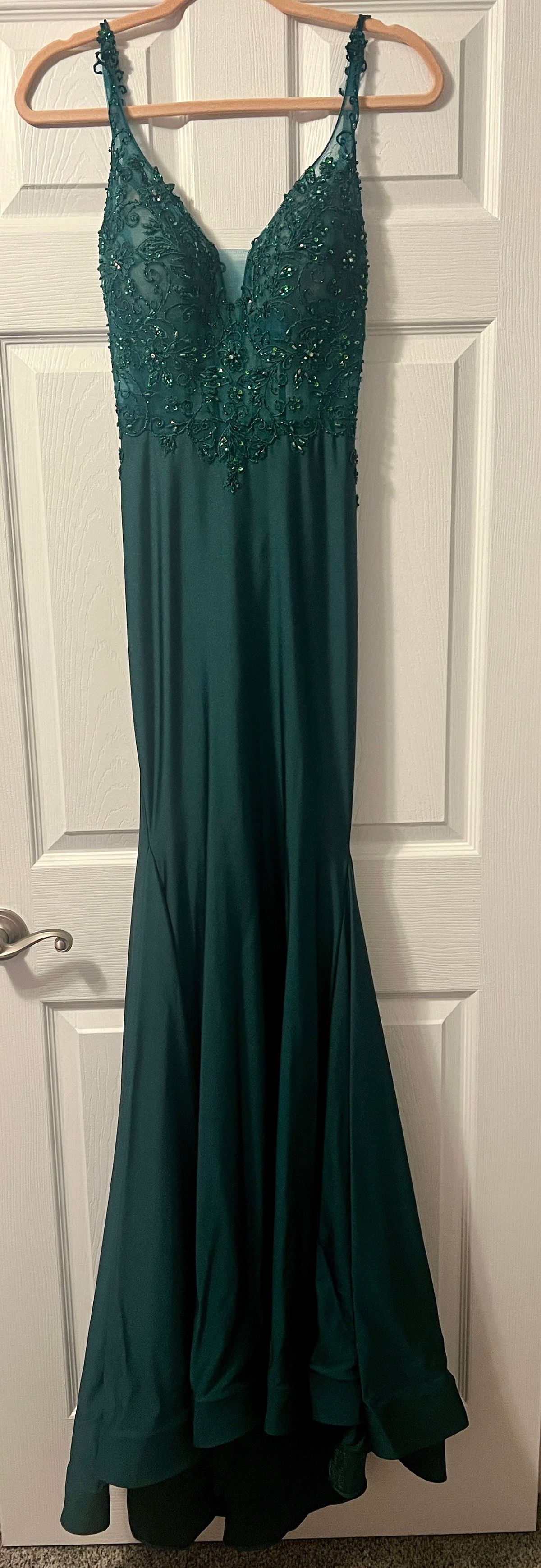 Ellie Wilde Size 2 Prom Plunge Emerald Green Mermaid Dress on Queenly