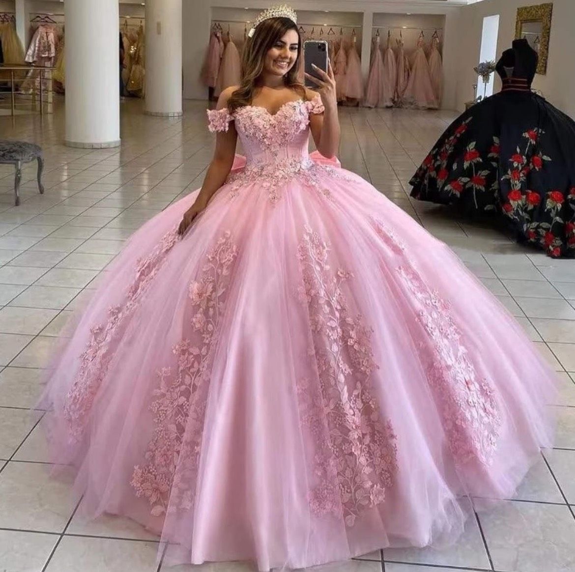 Size 4 Prom Plunge Floral Pink Ball Gown on Queenly