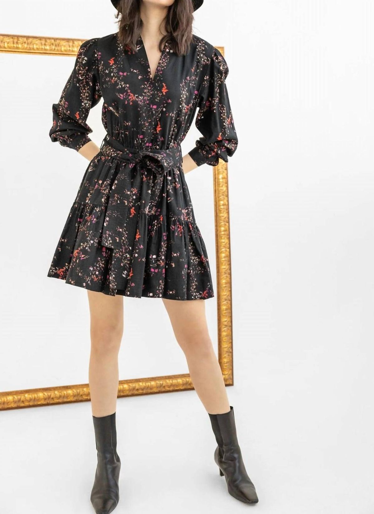 Style 1-3300345584-2791 Lilla P Size L Long Sleeve Floral Black Cocktail Dress on Queenly