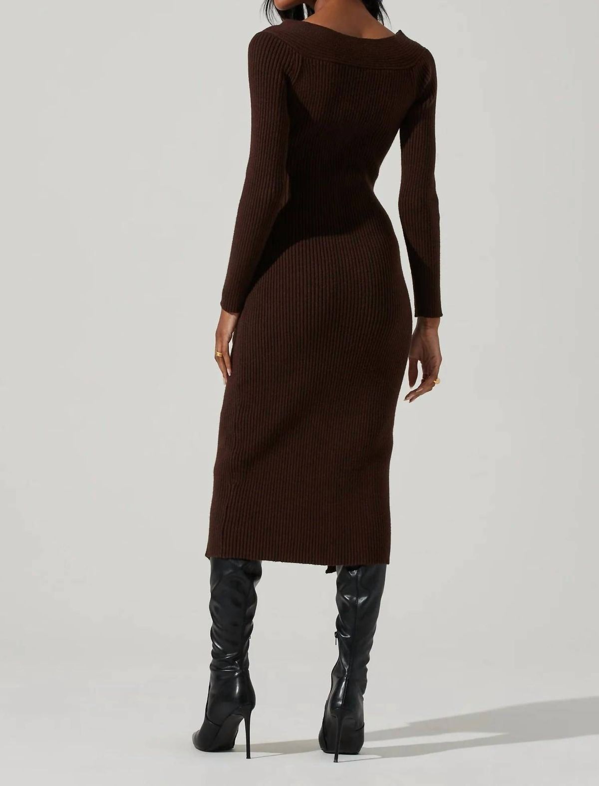 Style 1-3500512213-3014 ASTR Size M Long Sleeve Brown Cocktail Dress on Queenly