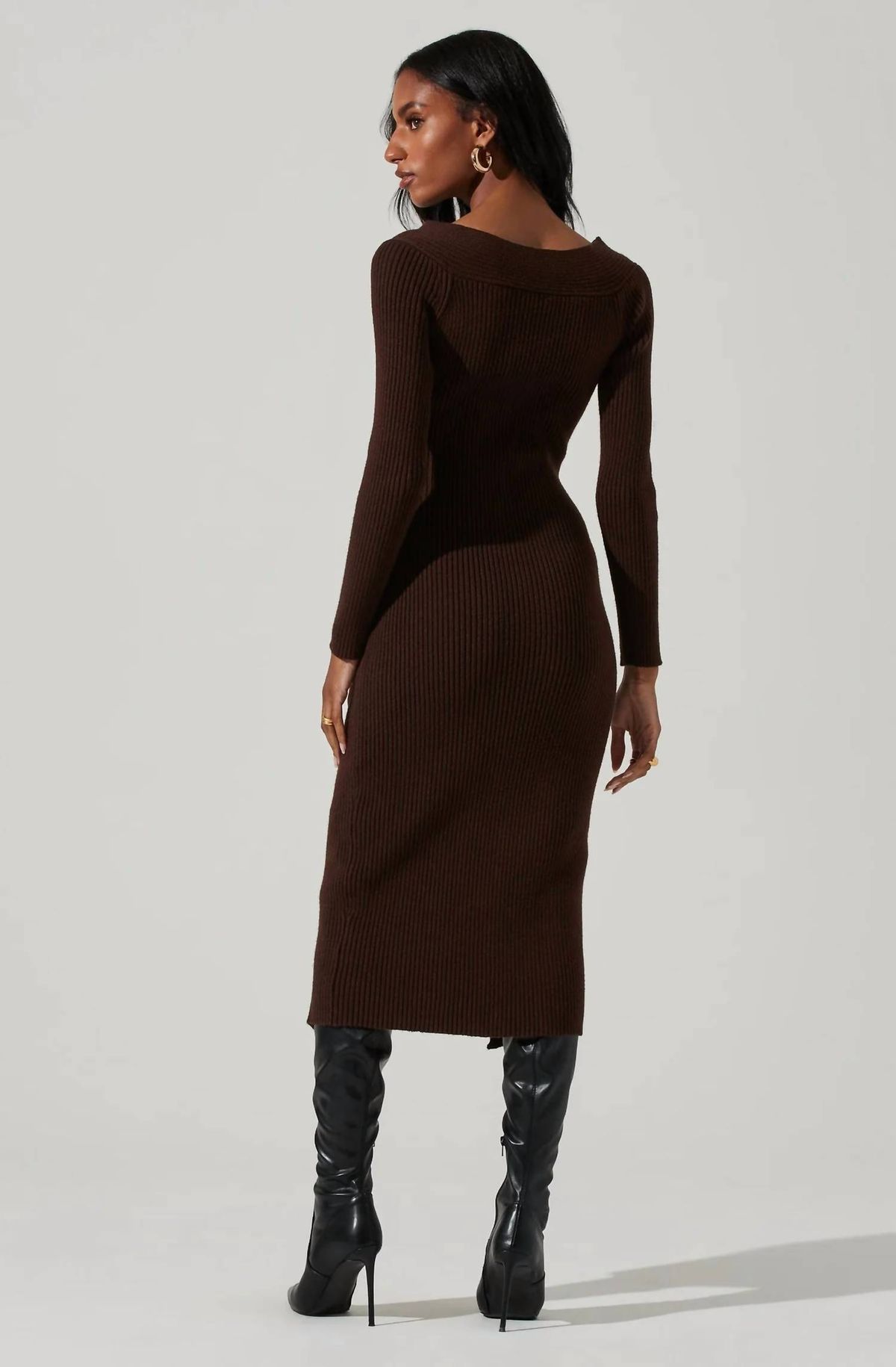 Style 1-3500512213-3014 ASTR Size M Long Sleeve Brown Cocktail Dress on Queenly