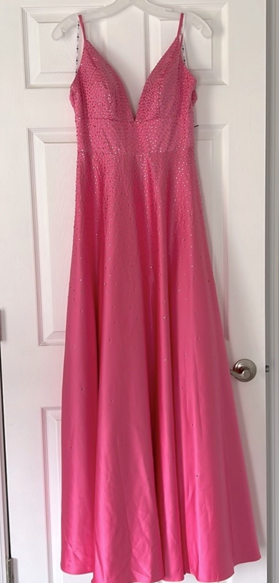 Size 4 Prom Plunge Sequined Pink A-line Dress on Queenly