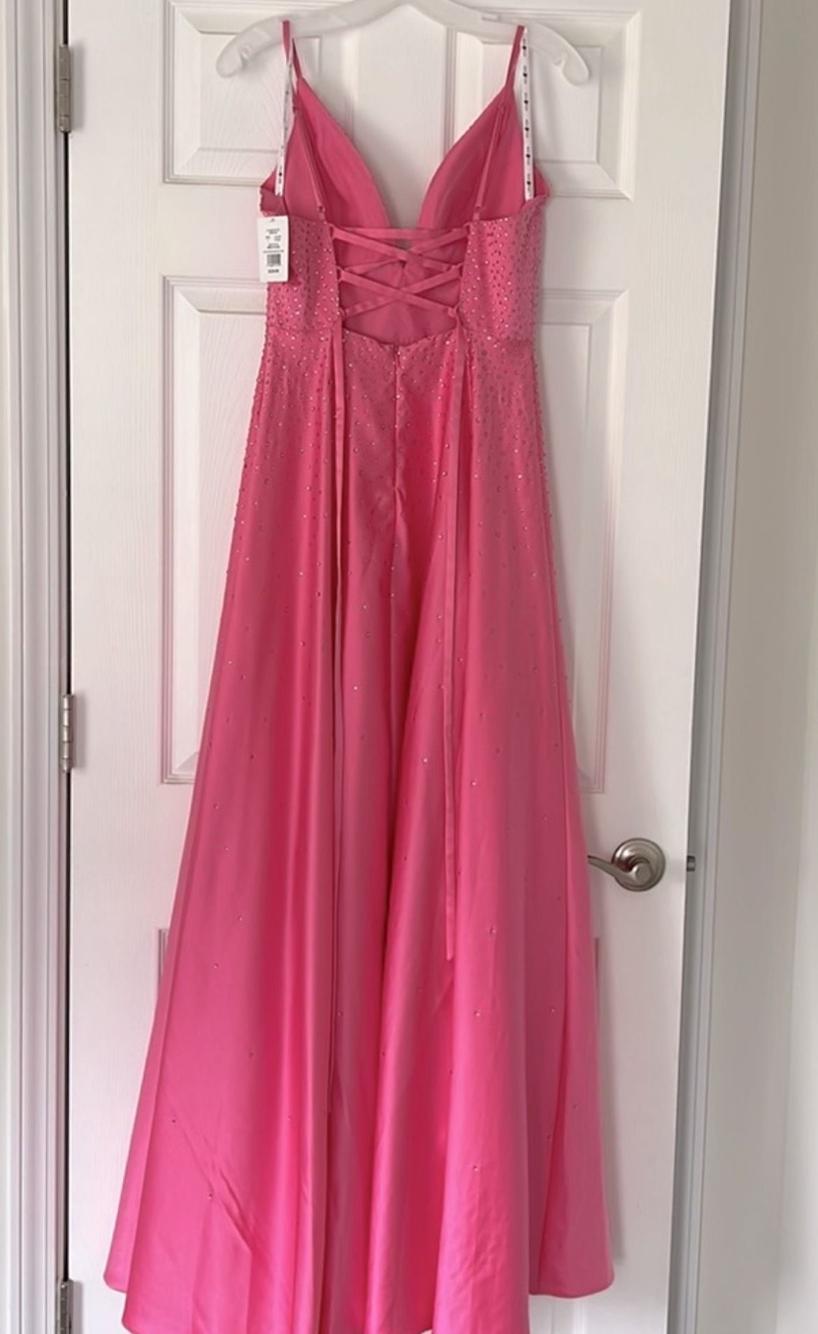 Size 4 Prom Plunge Sequined Pink A-line Dress on Queenly