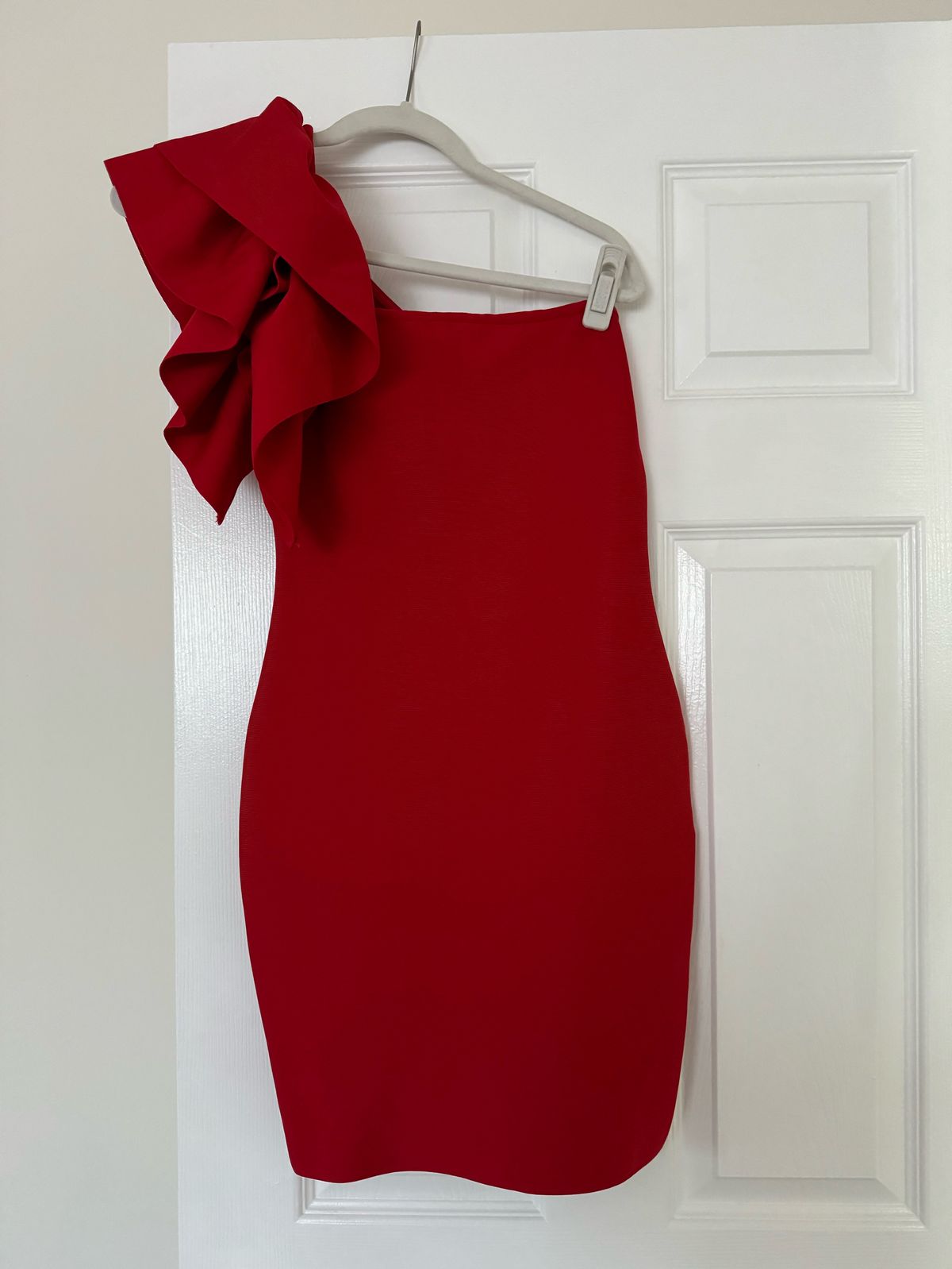 Size M Prom One Shoulder Red Cocktail Dress on Queenly