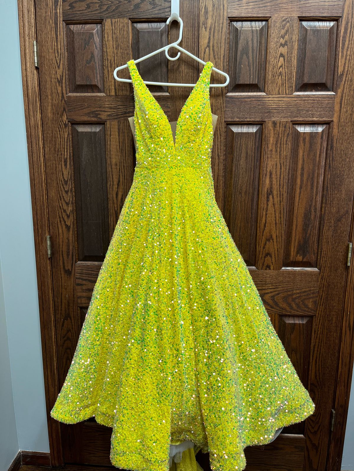 Style 16456 Christina Wu Size 0 Prom Plunge Yellow Dress With Train on Queenly