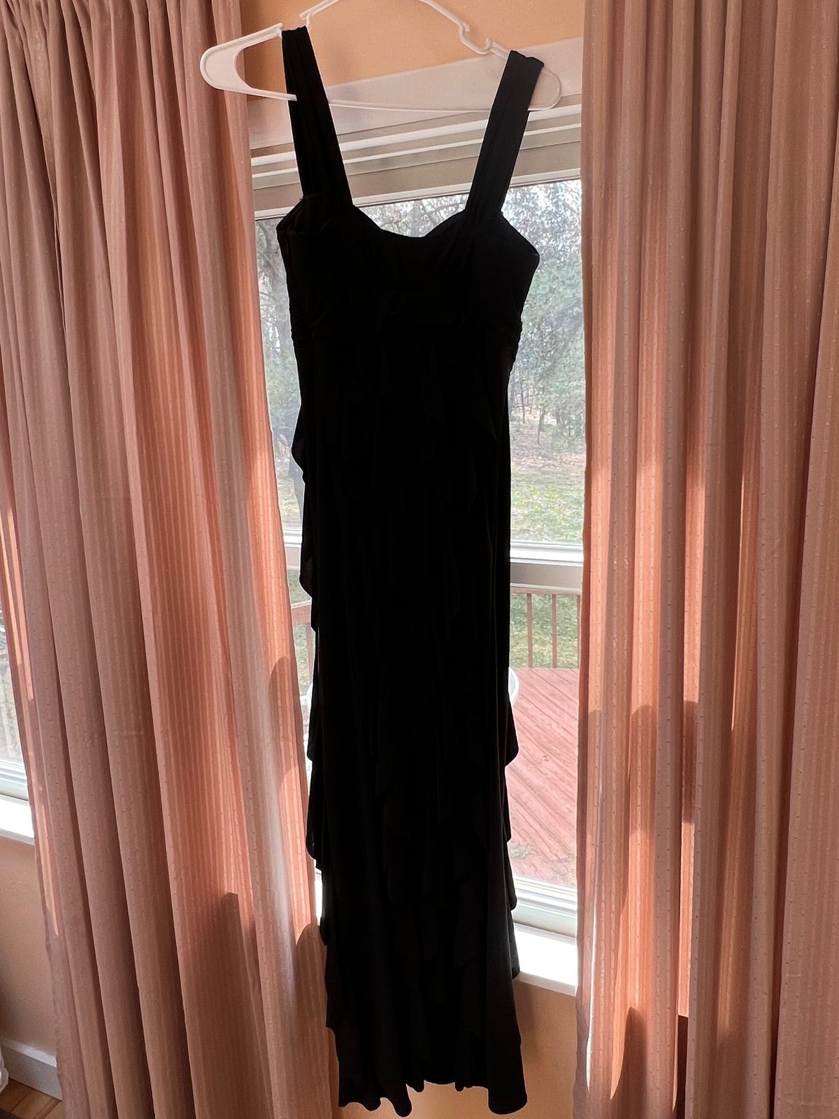 Betsy and Adam Size 4 Prom Plunge Black A-line Dress on Queenly