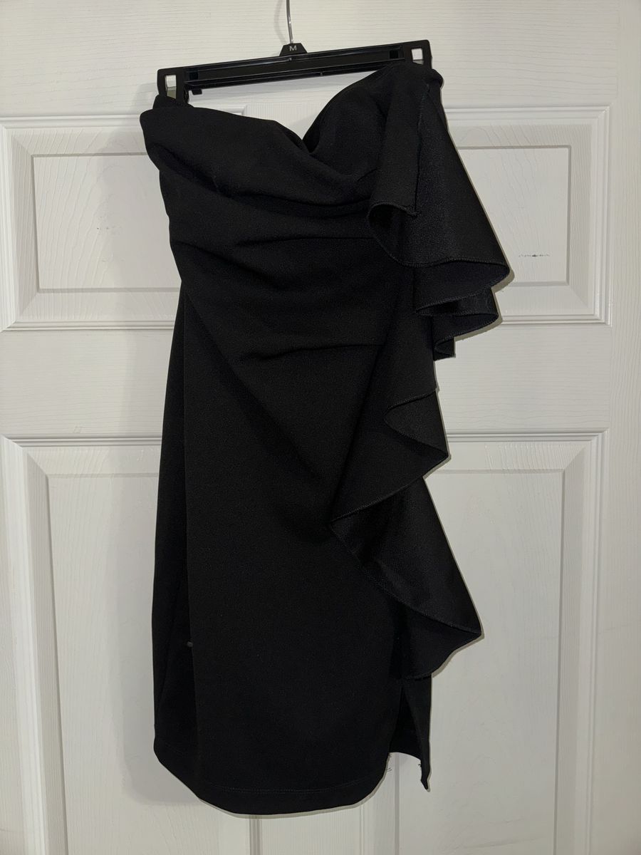 Size S Homecoming Strapless Black Cocktail Dress on Queenly