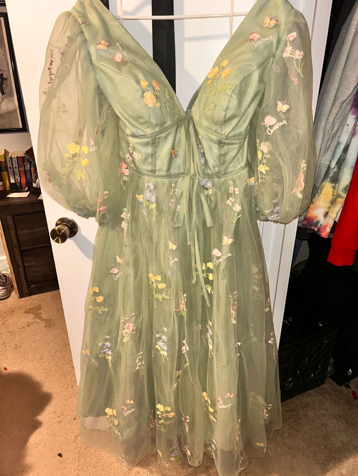 Smileven Size 12 Prom Plunge Green Ball Gown on Queenly