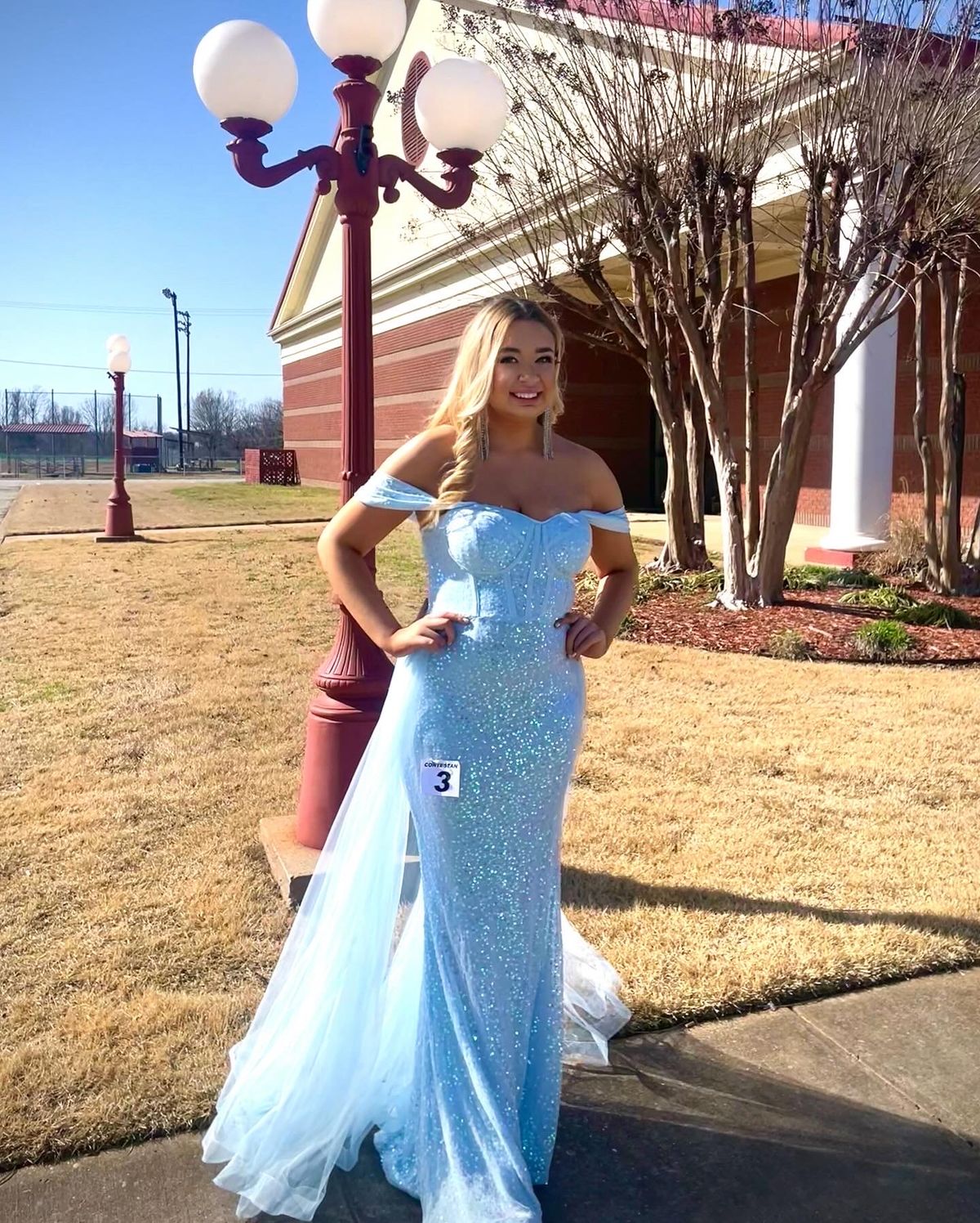 Size 8 Prom Off The Shoulder Blue Mermaid Dress on Queenly