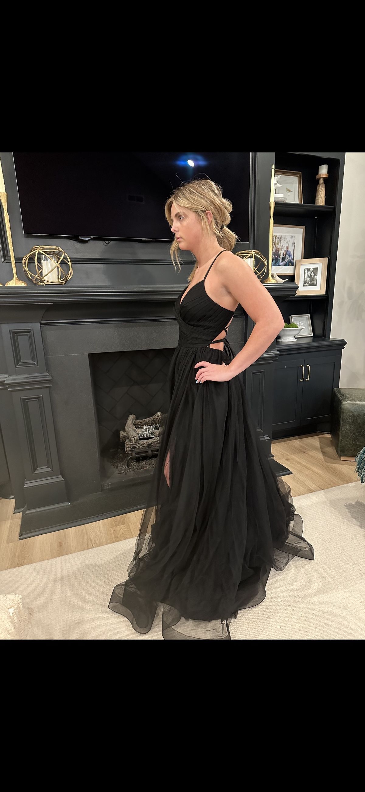 Style 28561 La Femme Size 2 Prom Plunge Black Ball Gown on Queenly