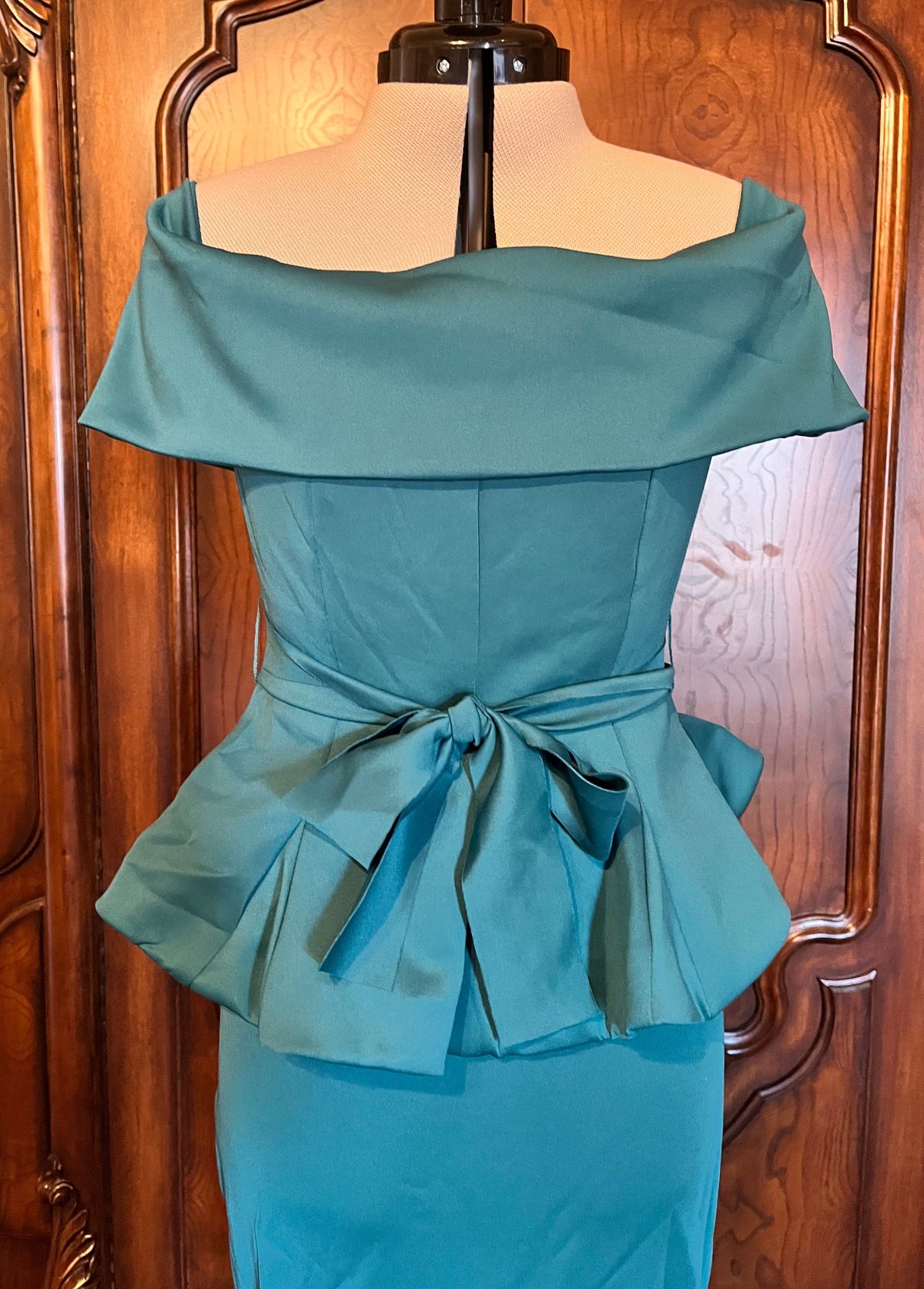 Size S Pageant Interview Off The Shoulder Green Cocktail Dress on Queenly