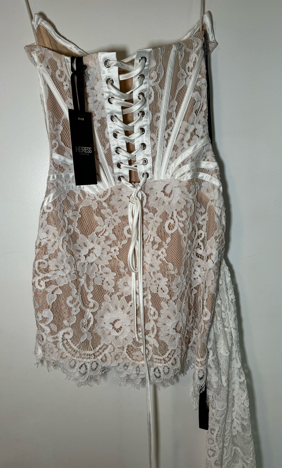 Heiress Beverly Hills Size S Homecoming Strapless Lace White Cocktail Dress on Queenly