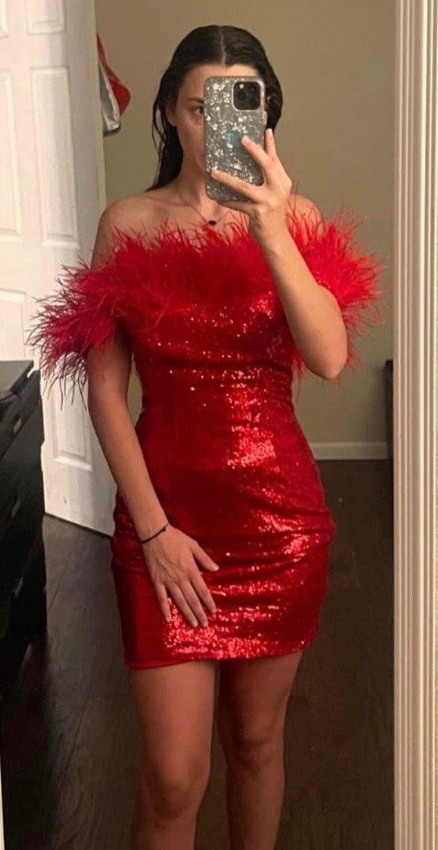 Size 6 Homecoming Strapless Red Cocktail Dress on Queenly