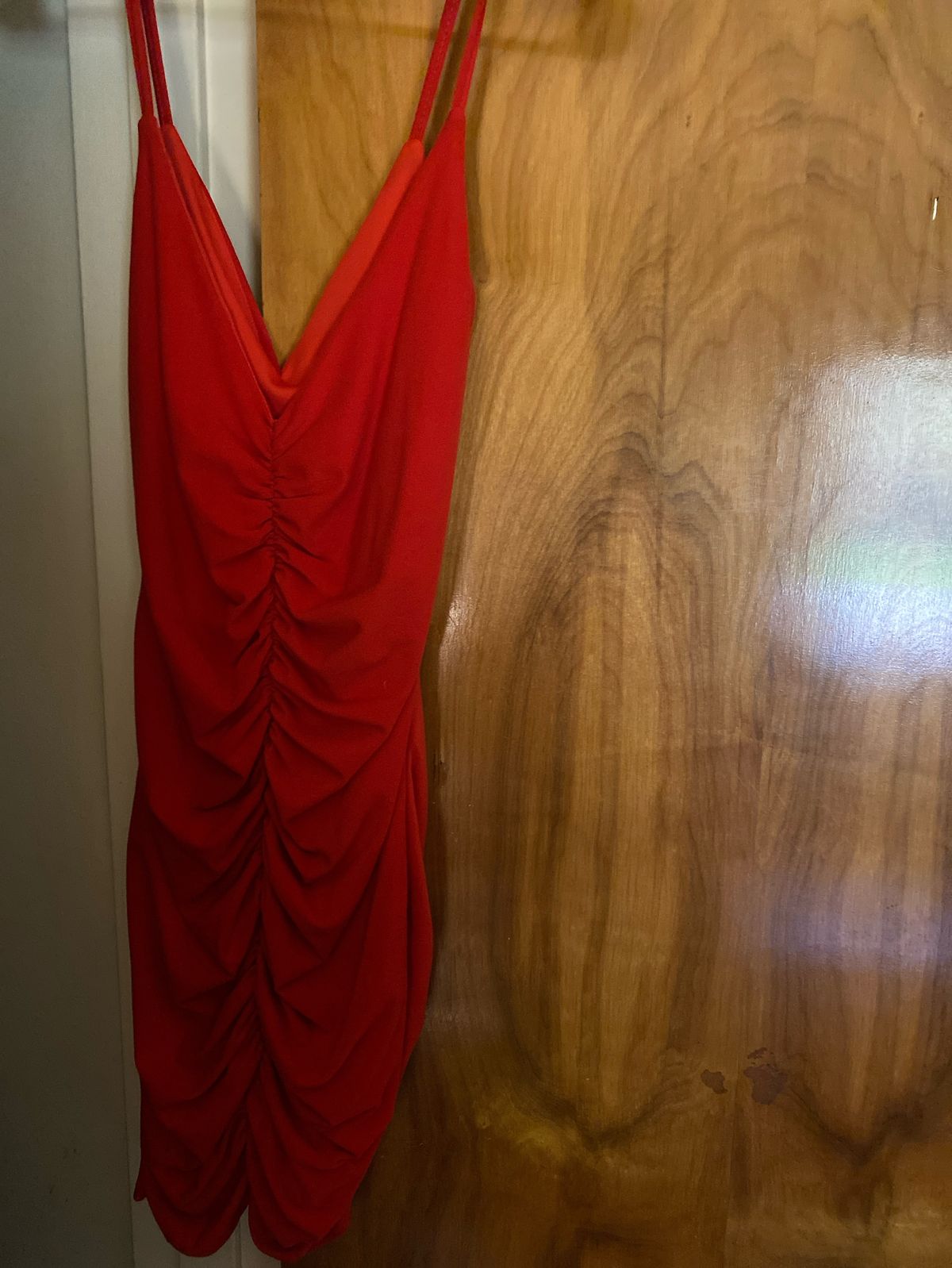 Size 4 Prom Plunge Red Cocktail Dress on Queenly