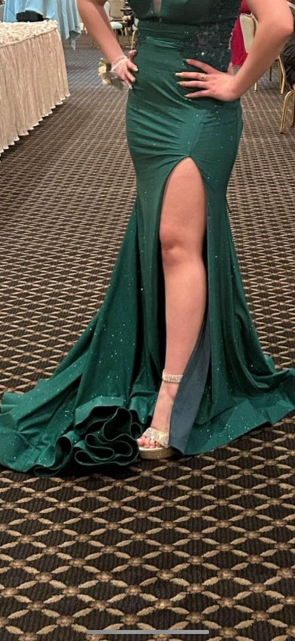 Size 4 Prom Plunge Green Mermaid Dress on Queenly